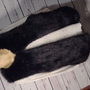 Beautiful Bisou Bisou faux fur black vest. Size large